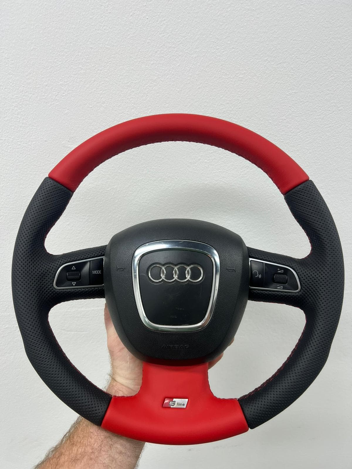 Presvlačenje volana — Volan - Audi crveno-crni